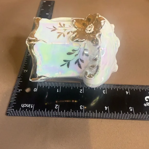 Porcelain footed creamer with iridescent finish and gold trim - Picture 4 of 7